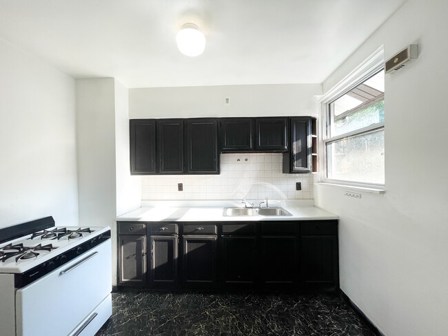 5724 Beacon St in Pittsburgh, PA - Building Photo - Building Photo