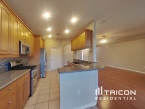 24409 Breezy Oak Ct in Lutz, FL - Building Photo - Building Photo