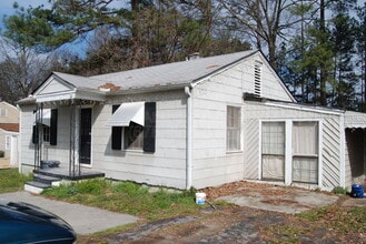 2242 Lawson Way in Chamblee, GA - Building Photo - Building Photo