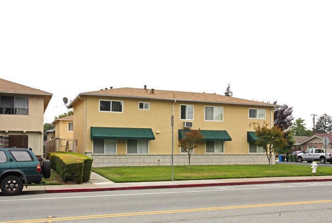 45 Monroe St in Santa Clara, CA - Foto de edificio - Building Photo