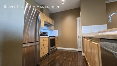 1010 Arbour Lake Rd NW in Calgary, AB - Building Photo - Building Photo