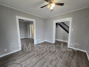 214 Edwards St in Waterloo, IA - Building Photo - Building Photo