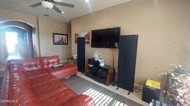 13076 Cozy Cove Ave in El Paso, TX - Building Photo - Building Photo