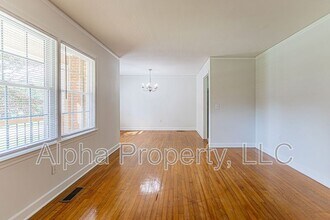22 Skyline Way in Taylors, SC - Building Photo - Building Photo
