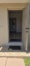 619 NE 7th St, Unit 56 in Hallandale Beach, FL - Building Photo - Building Photo