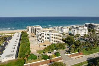 Palm Beach Stratford in Palm Beach, FL - Building Photo - Building Photo