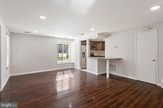 2 Brassie Ct in Gaithersburg, MD - Foto de edificio - Building Photo