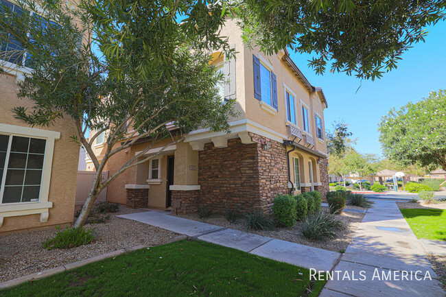 965 W Wendy Way in Gilbert, AZ - Foto de edificio - Building Photo