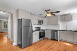 502 Chapel St in New Haven, CT - Building Photo