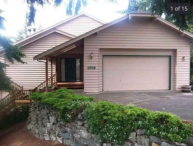 property at 1709 Edwards Ct