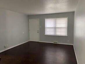 822 Teurville Dr in St. Louis, MO - Building Photo - Building Photo