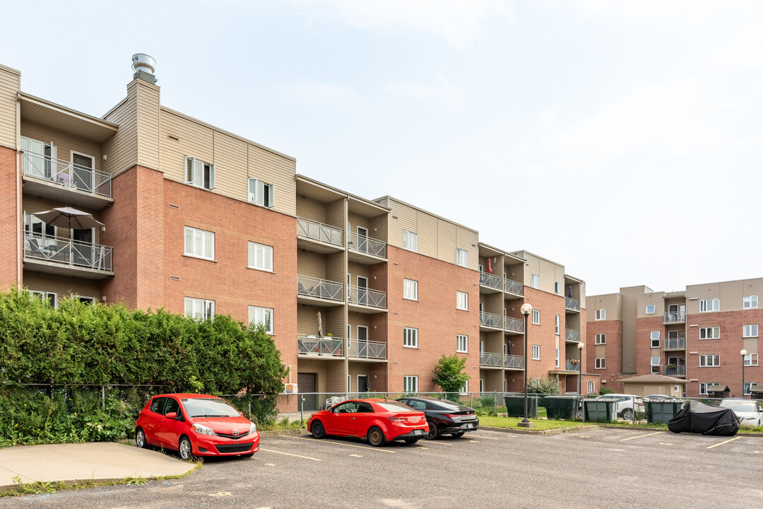 204 Des Chênes Rue O in Québec, QC - Building Photo