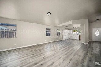 4304 Range Dr in Bakersfield, CA - Building Photo - Building Photo