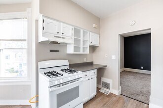 1949 Hudson Ave in Cincinnati, OH - Building Photo - Building Photo