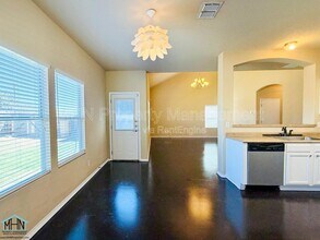 5630 Sendero Spring in San Antonio, TX - Building Photo - Building Photo