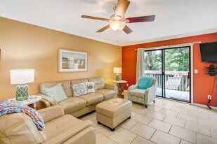 2623 Forest Ridge Dr in Fernandina Beach, FL - Building Photo