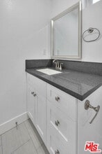 1013 Wilton Pl in Los Angeles, CA - Building Photo - Building Photo