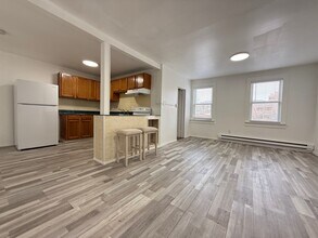 904 South St, Unit 1 in Peekskill, NY - Foto de edificio - Building Photo