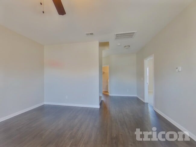 920 Beverly Ct in Spring Hill, TN - Foto de edificio - Building Photo