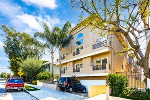 11910 Goshen Ave in Los Angeles, CA - Building Photo