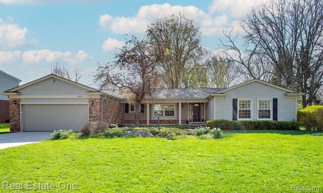 property at 30882 Oak Valley Dr