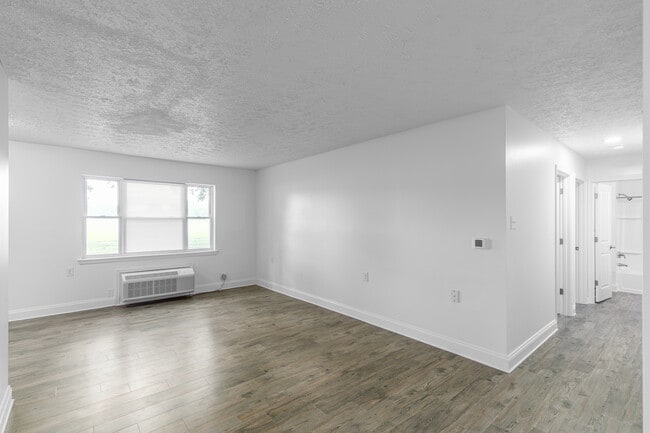 Sunset Hargraves Ridgely in Ridgely, MD - Building Photo - Interior Photo