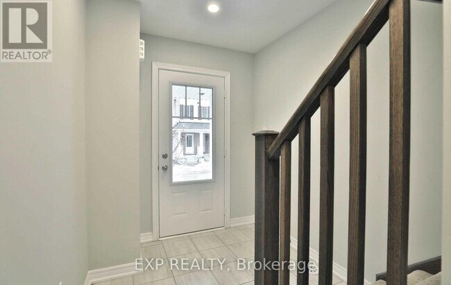 32 Rapids Ln in Hamilton, ON - Building Photo - Building Photo