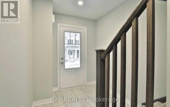 32 Rapids Ln in Hamilton, ON - Building Photo - Building Photo