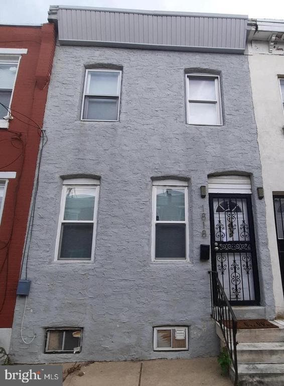 property at 1818 E Hazzard St