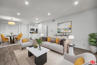5119 Raintree Cir in Culver City, CA - Building Photo - Building Photo