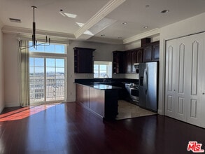 700 S Ardmore Ave in Los Angeles, CA - Building Photo - Building Photo