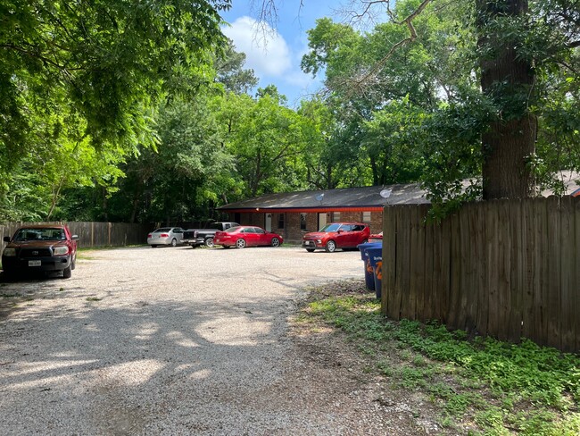 324 1/2 13th St in Huntsville, TX - Building Photo - Building Photo