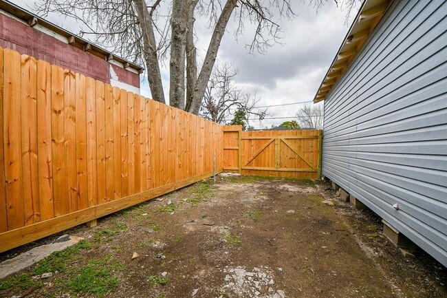 2717 Gregg St in Houston, TX - Building Photo - Building Photo
