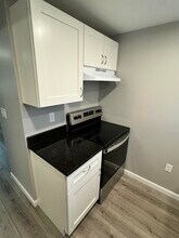 24 Monarch Wy in Portsmouth, NH - Building Photo - Building Photo