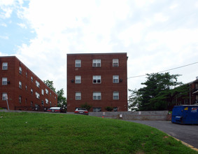 4732 Benning Rd SE in Washington, DC - Building Photo - Building Photo