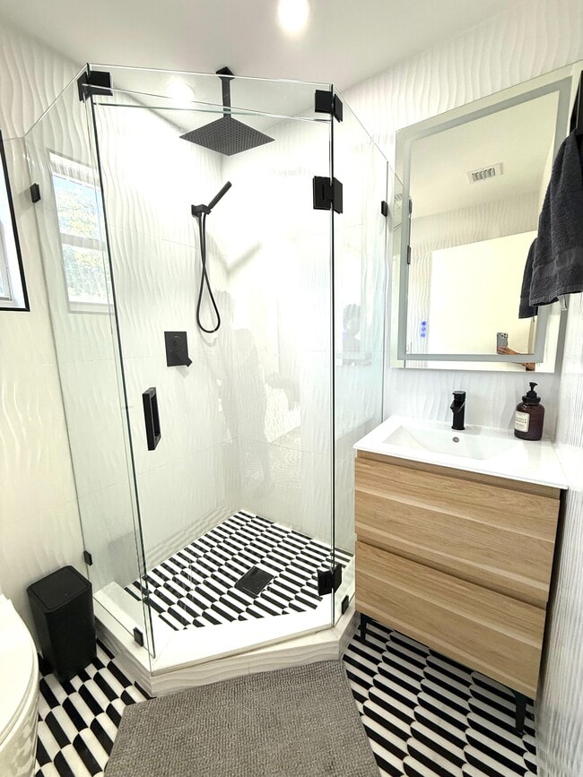 725 NE 7th St in Pompano Beach, FL - Building Photo - Building Photo