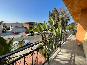 10779 Woodbine Street in Los Angeles, CA - Foto de edificio - Building Photo