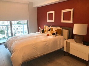 330 Sunny Isles Blvd, Unit 5-1103 in Sunny Isles Beach, FL - Building Photo - Building Photo