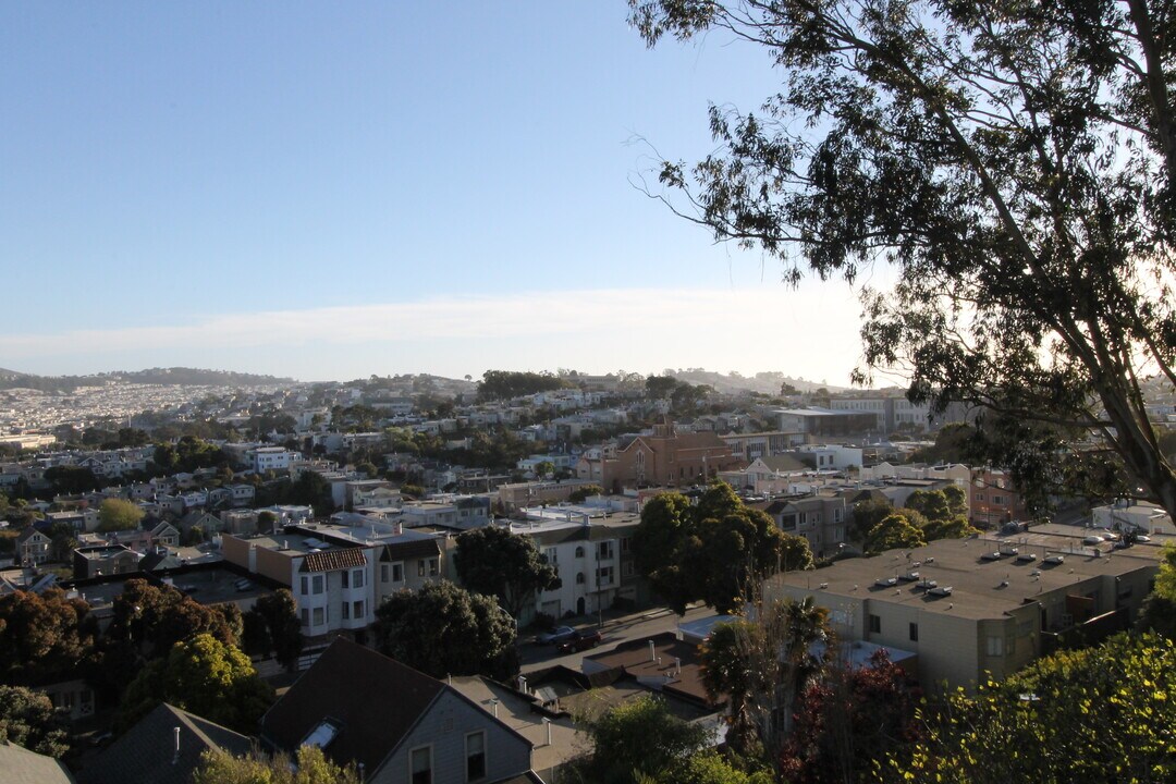 1600 11th Ave in San Francisco, CA - Building Photo