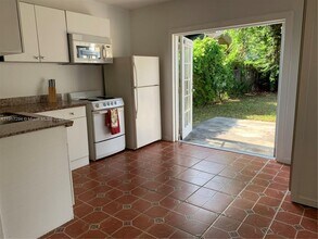 750 NE 86th St in Miami, FL - Building Photo - Building Photo