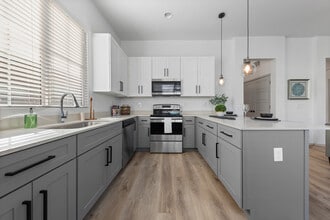 The Farmhouse on Estrella in Goodyear, AZ - Building Photo - Building Photo