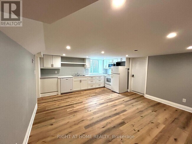 7 Mary St E in Kawartha Lakes, ON - Building Photo - Building Photo