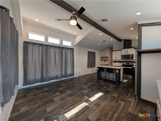 120 Water Hole Ln in New Braunfels, TX - Building Photo - Building Photo