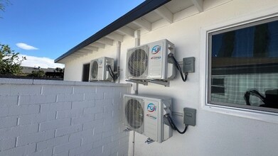 16744 Athol St in Fontana, CA - Building Photo - Building Photo