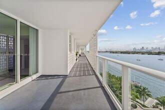 910 West Ave, Unit 1135 in Miami Beach, FL - Building Photo - Building Photo