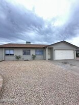 11017 W Monterosa St in Phoenix, AZ - Building Photo