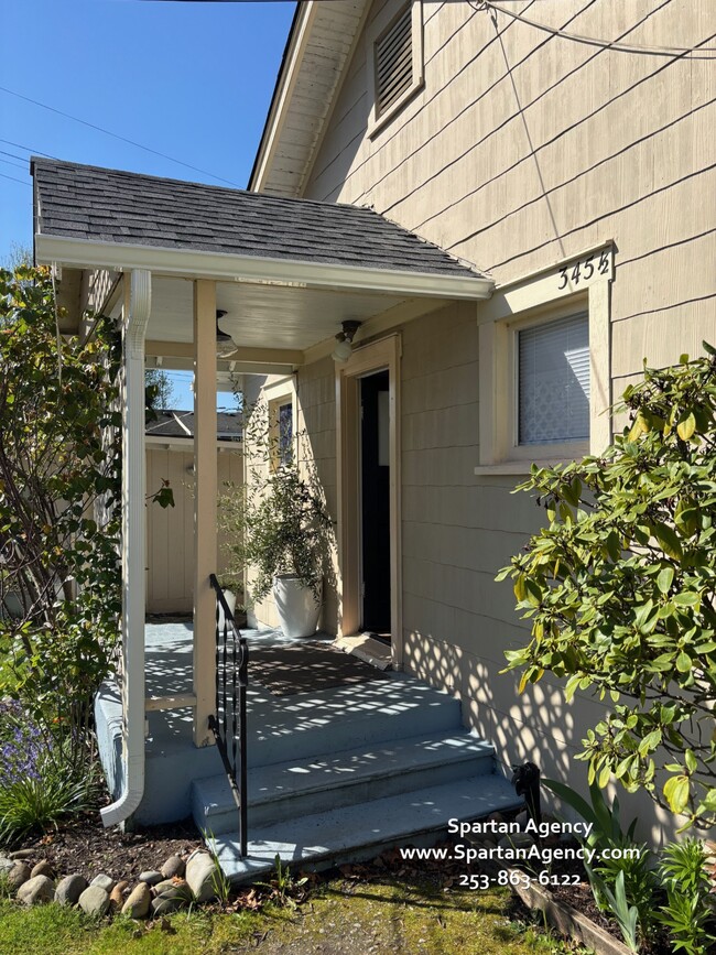 345 1/2 3rd St SE in Puyallup, WA - Building Photo - Building Photo