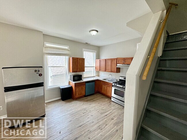 2133 S Fairfield Ave, Unit 1 in Chicago, IL - Building Photo - Building Photo