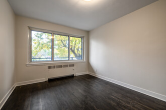 6950 Fielding in Montréal, QC - Building Photo - Interior Photo