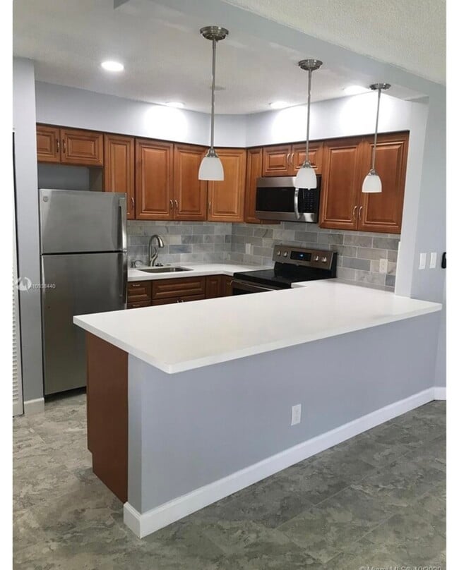 3049 NE 20th Ter, Unit West Apartment